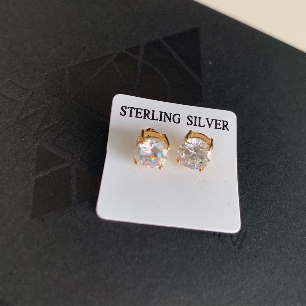 BNWT JEWELS BY DURRANI Crystal Stud Earrings Gold